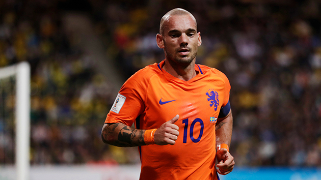 Wesley Sneijder giã từ bóng đá: Tạm biệt 'số 10' cổ điển cuối cùng
