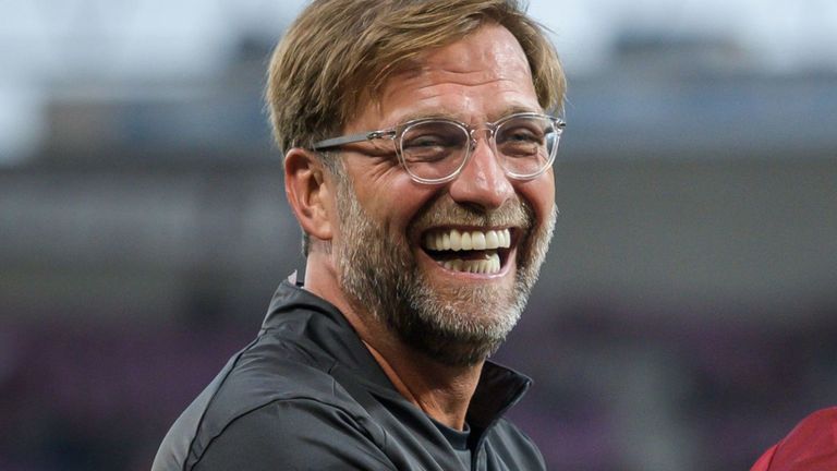 Điên rồ! Klopp mặc... quần lót CR7 trước CK Champions League