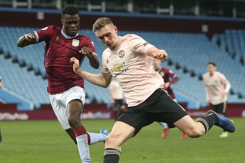 CHÍNH THỨC! Man Utd đẩy đi cầu thủ Mourinho dùng thay thế Pogba