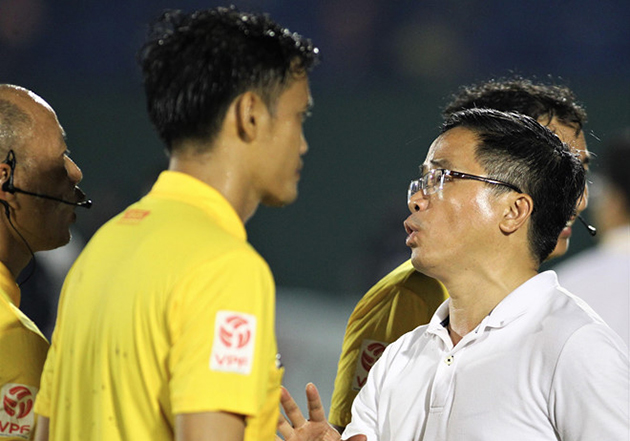 V-League 2019 bắt đầu 'nóng' vì trọng tài ở những vòng cuối