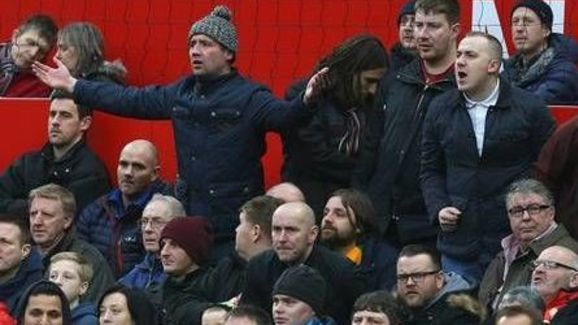 Ảnh bài viết CĐV Man Utd đáp trả màn "đá xoáy" của Lukaku thế nào?