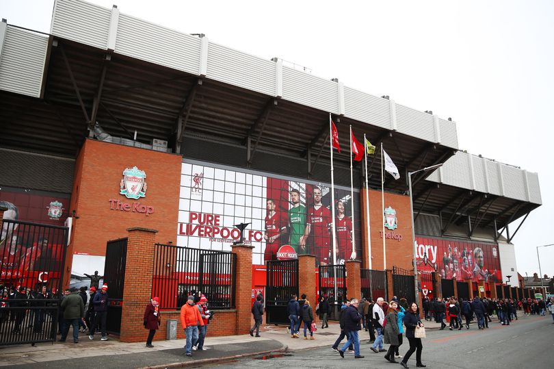 Liverpool cho dừng hết mọi dự án vì Anfield