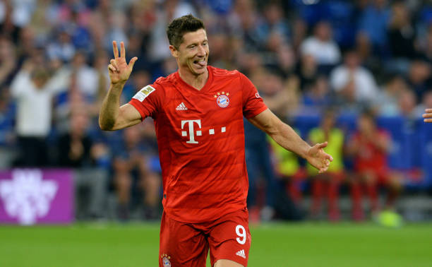 Bayern xếp hạng 6, Lewandowski vẫn làm được điều 'kinh ngạc'