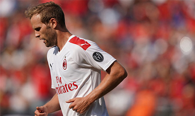 CHÍNH THỨC: AC Milan chia tay cầu thủ 'không đá trận nào'