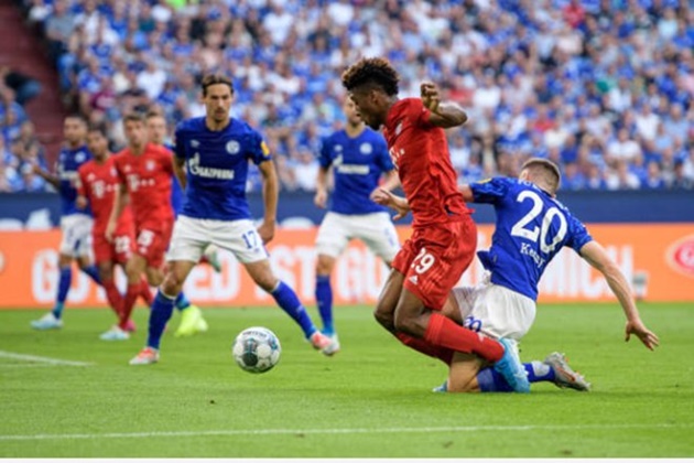Bayern Munich 3-0 Schalke: VAR vẫn còn nhiều thứ cần cải thiện