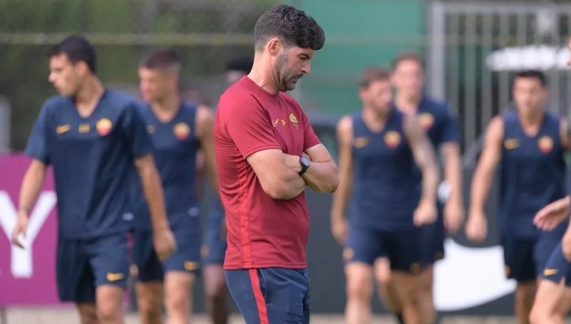 Ảnh bài viết Khởi đầu không suôn sẻ, HLV AS Roma được huyền thoại an ủi