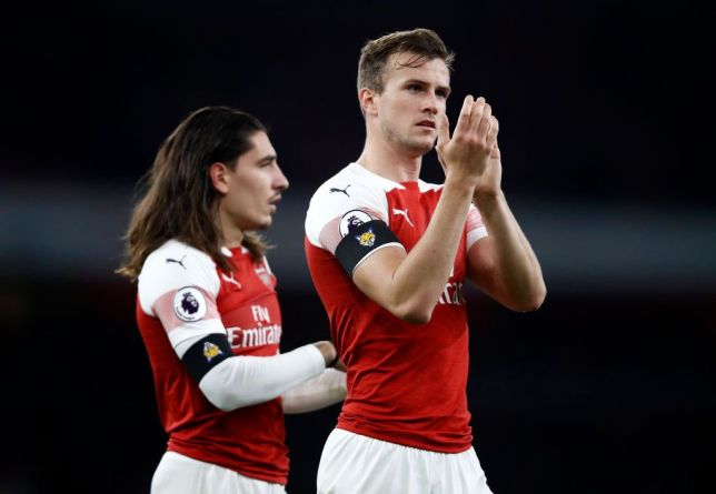 "Kẻ bất bại" tái xuất, Arsenal vẫn phiền lòng vì 3 cái tên
