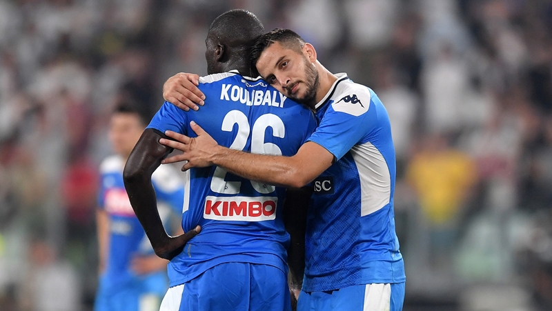 Góc Napoli: Hàng phòng ngự và cơn đau đầu của Ancelotti