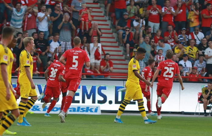 Thấy gì sau cú sảy chân sốc của Dortmund trước Union Berlin?