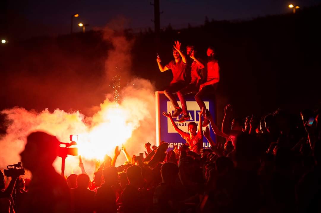 Ảnh bài viết Khủng khiếp! "Bom xịt M.U" được biển người chào đón ở CLB mới