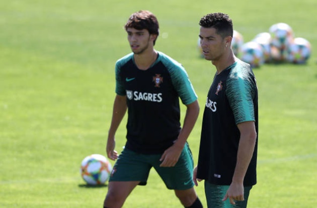 Ảnh bài viết CHOÁNG! Ronaldo làm điều không thể tin nổi với đàn em tuyển Bồ Đào Nha