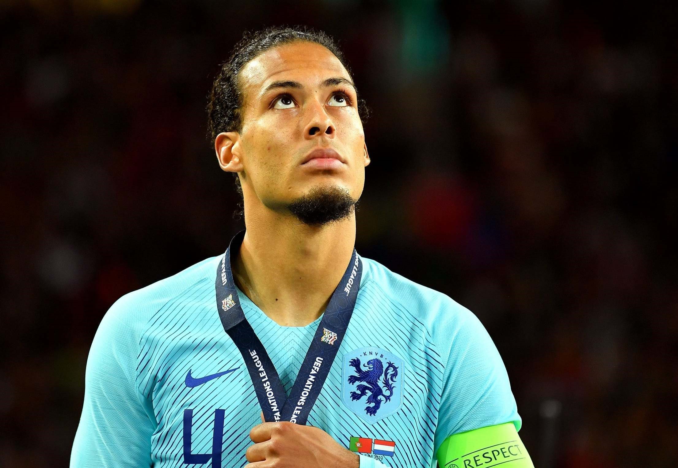 Virgil van Dijk - Siêu sao chưa từng tham dự giải chính thức nào với tuyển quốc gia
