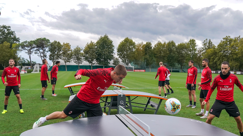 Ảnh bài viết Dàn sao AC Milan thể hiện tài năng với môn... bóng bàn