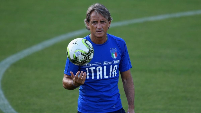 Toàn thắng tại vòng loại EURO 2020, HLV Italia được đưa lên mây