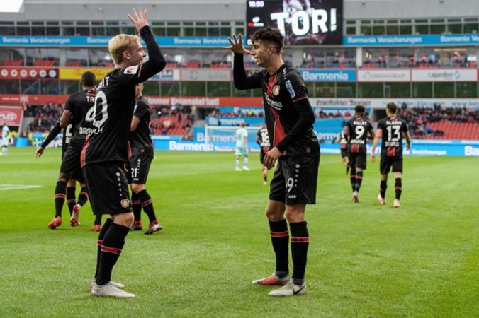 Gặp lại đội bóng cũ, Brandt phũ phàng nói 1 lời về Havertz