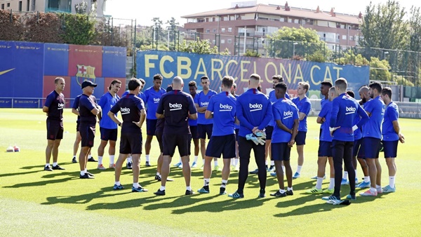 Vắng Messi, Barca vẫn đặt quyết tâm phục hận Bầy dơi