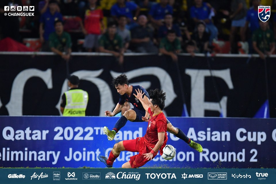 Ảnh bài viết Nghịch lý của bóng đá Việt Nam: Sáng đúng, chiều sai, mai sửa!