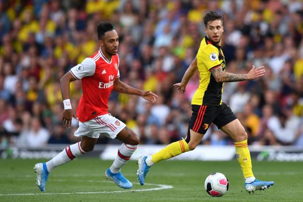 Tâm lý yếu kém, Arsenal 'suýt chết' rời Vicarage Road