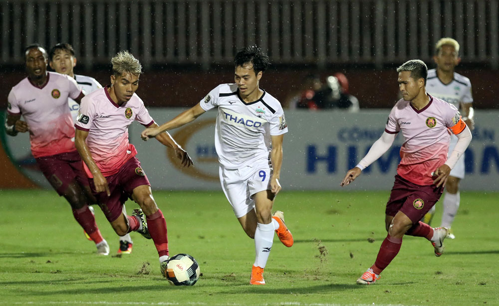 Lạ lùng HAGL: Đá mãi vẫn không thoát cuộc chiến trụ hạng V-League