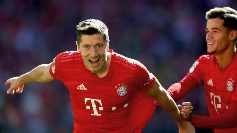 Bỏ túi cú đúp, Lewandowski san bằng kỷ lục tồn tại 5 thập kỷ ở Bundesliga