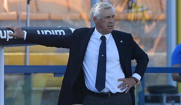 Đại thắng Lecce, HLV Napoli đã nghĩ đến Juventus và Inter Milan