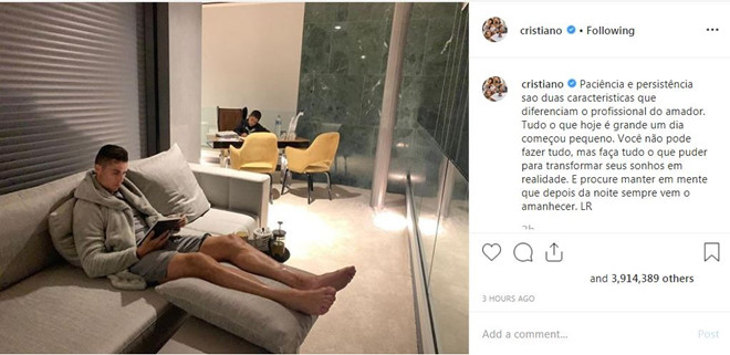 Ảnh bài viết Ronaldo phản ứng không ngờ khi Messi đoạt FIFA The Best