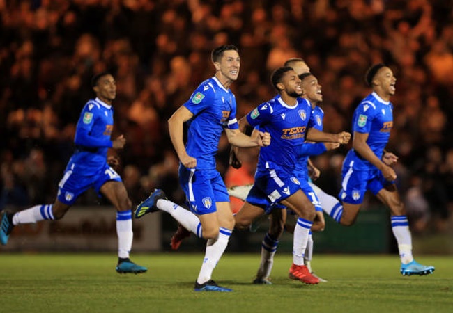 Thắng sốc Tottenham, CLB League Two sẽ tái hiện 'truyện cổ tích' 7 năm trước?