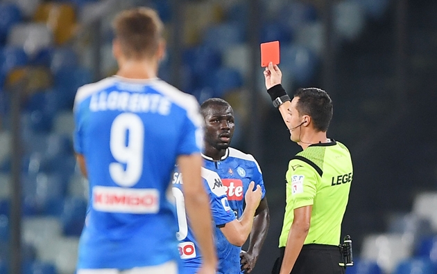 Ảnh bài viết Nhận thẻ đỏ, “đá tảng” của Napoli vẫn được Ancelotti bênh vực