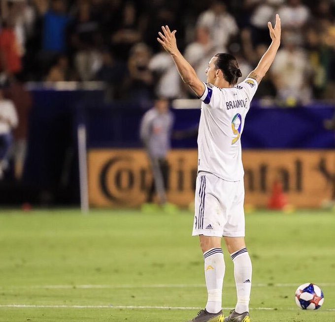 Thực hư việc Ibrahimovic tới Argentina "dưỡng già"?