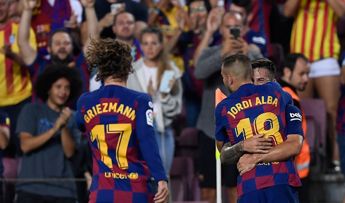 CĐV Barca: "Tốt lắm, chúng ta cần cậu ấy, làm điều tương tự với Ansu đi!"