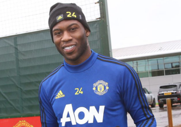 NÓNG! Man Utd đón "tân binh", cỗ máy chạy cánh phải
