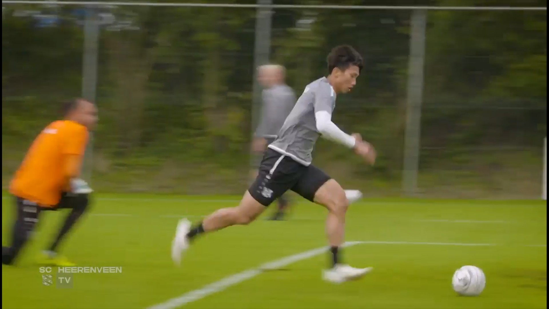 XONG! Văn Hậu ghi bàn, SC Heerenveen vẫn không thay đổi