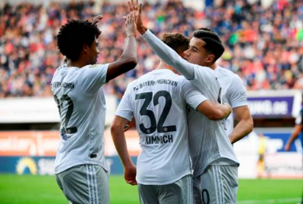 Siêu tân binh tiếp tục nổ súng, Bayern nghẹt thở đánh chiếm ngôi đầu