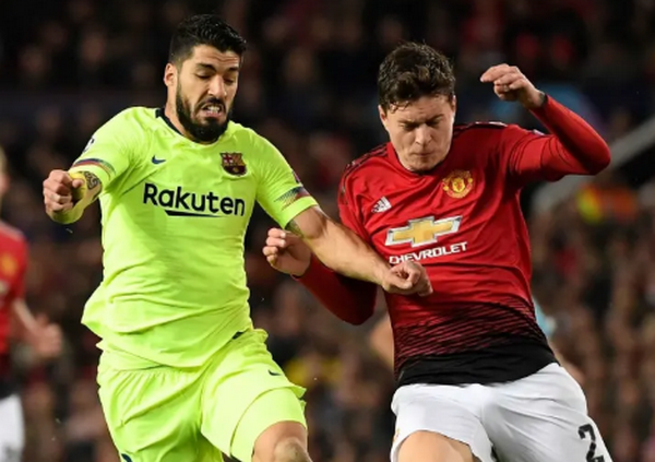 Sau Barca, Man Utd, thêm hai đại gia 'làm bạn' với hạng 8