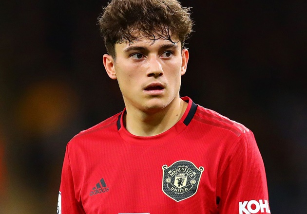 Dàn xếp oái oăm, tân binh Man Utd bị phơi bày yếu điểm khó đỡ