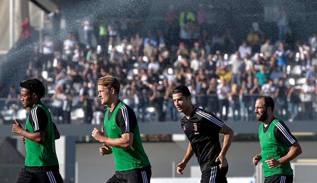 Ảnh bài viết Trước trận gặp Inter Milan, Ronaldo được nhận món quà đầy ý nghĩa