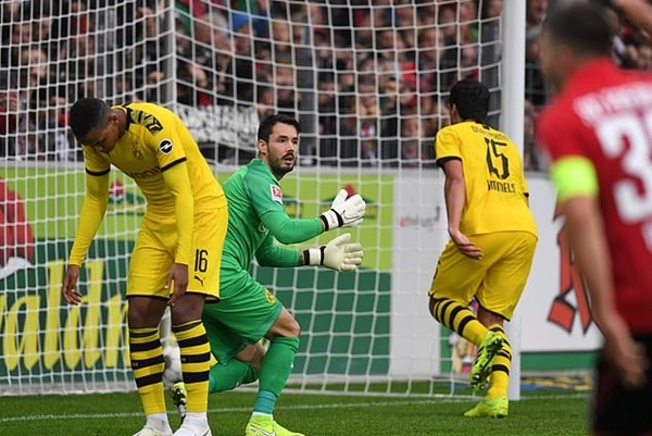 Đốt lưới nhà phút 89, Dortmund mất điểm đầy cay đắng