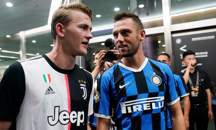 Góc thống kê: So sánh 2 trung vệ Hà Lan của Inter và Juventus