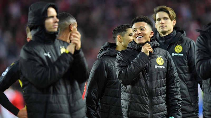 Ngày Dortmund ngậm trái đắng, Favre tiết lộ lý do "giam" Sancho trên ghế dự bị