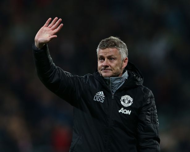 Solskjaer cầu xin Glazers, án "trảm" trên đầu?