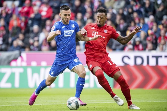 Thua đau, fan Bayern điên tiết: "Tên hết thời sợ bóng đó không thể ở lại CLB"