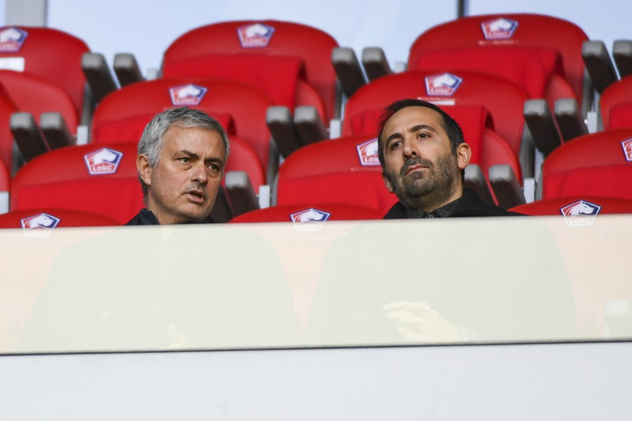 "Tôi có thể tới M.U. Tôi hay bàn bạc với Mourinho về họ"