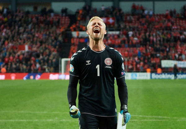 4 pha cản phá như 'siêu nhân', Kasper Schmeichel thay đổi số phận Đan Mạch ở vòng loại