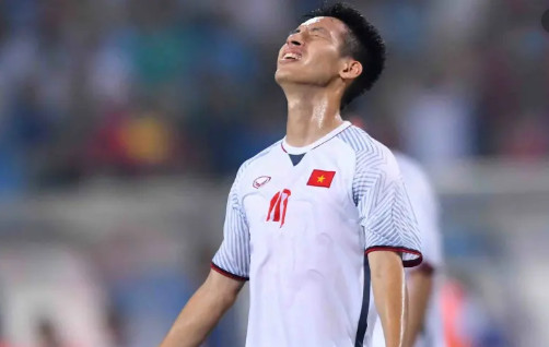 CĐV Việt Nam: "Đi bóng như Messi, sút pen cũng như Messi"