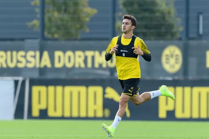 "Viên ngọc" La Masia tiết lộ lý do xù kèo Bayern, cập bến Dortmund