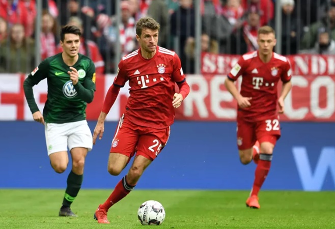 Kovac dùng chiêu "1 mũi tên trúng 2 nhạn", Muller và Coutinho đều vui mừng
