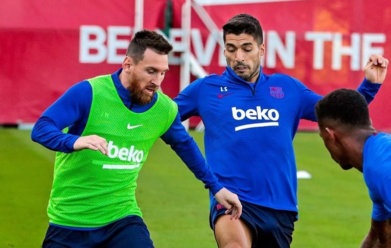Ảnh bài viết Phản ứng của Messi, Suarez trước việc El Clasico bị hoãn