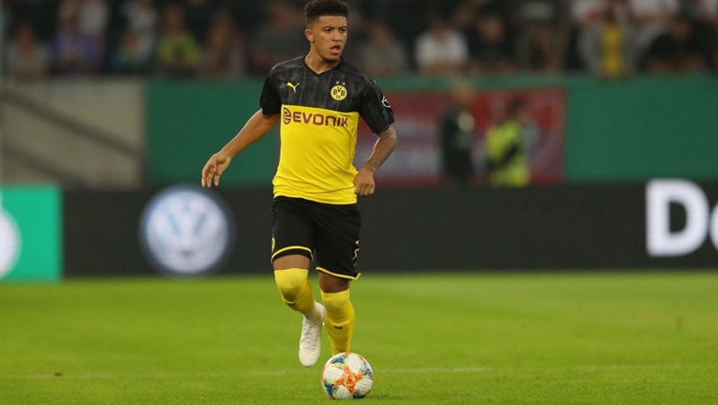 Bay bổng trong lời khen, HLV Dortmund cảnh tỉnh “khao khát 100 triệu” của MU