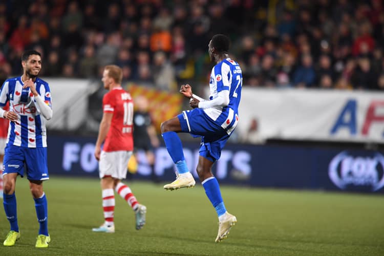 Ảnh bài viết CĐV Việt Nam phẫn nộ: "Văn Hậu còn không phải là lựa chọn thứ 2 ở Heerenveen"