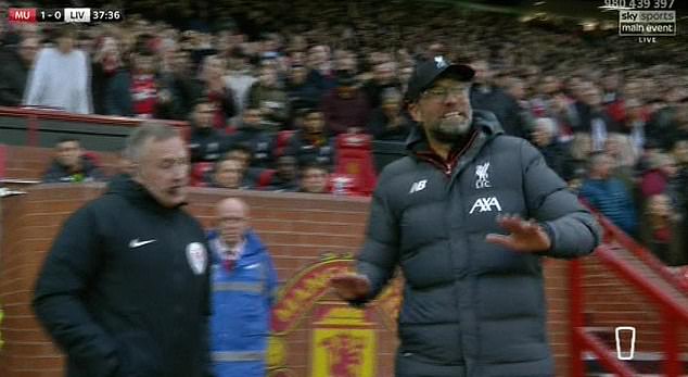 Ảnh bài viết Klopp "tức hộc máu", la hét ngoài đường pitch khi Rashford ghi bàn tranh cãi